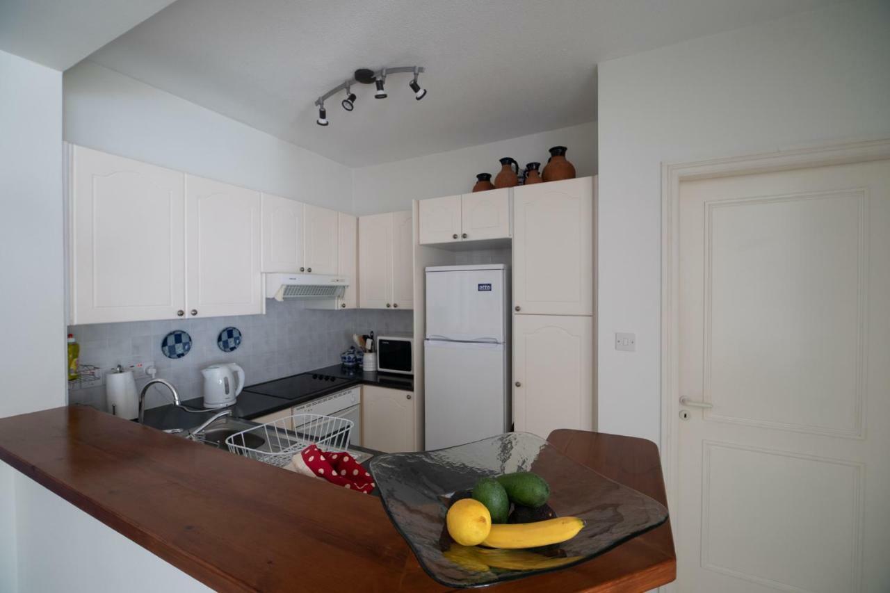 105 Kings Palace - Fabulous 2 Bed, 2 Bath, Large Patio With Garden - Sea Views Paphos 外观 照片