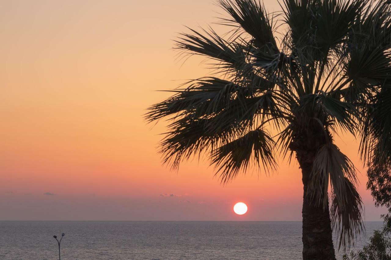 105 Kings Palace - Fabulous 2 Bed, 2 Bath, Large Patio With Garden - Sea Views Paphos 外观 照片